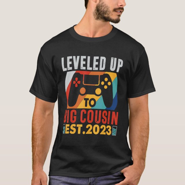 Leveled Up To Big Cousin 2023 Gaming Pregnancy Ann T Shirt (Framsida)