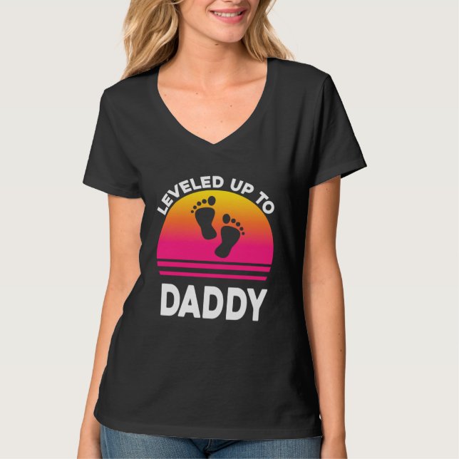 Leveled Up to Daddy Soon to be Dad Father T Shirt (Framsida)