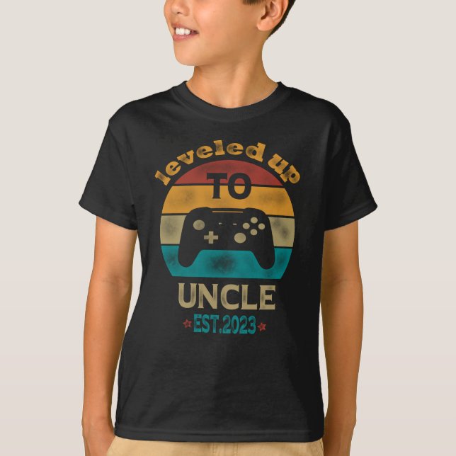 Leveled Up To Uncle EST 2023 Promoted To Uncle T Shirt (Framsida)