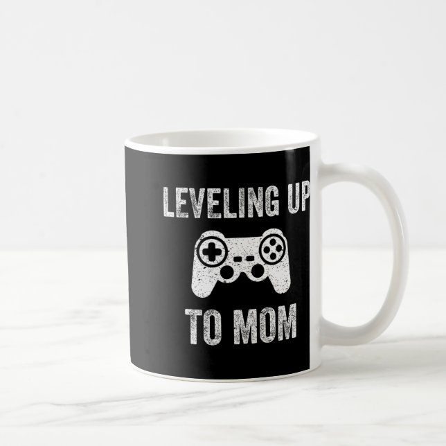 Leveling Up To Mom Shirt For Expecting Mother  Kaffemugg (Höger)