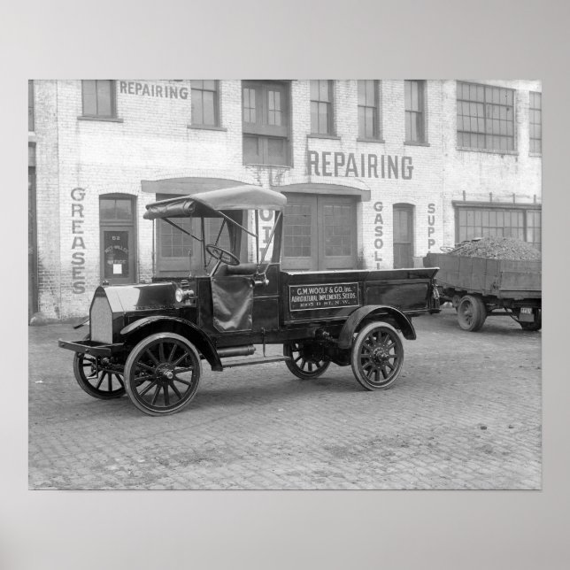 Leveransbil för bildelar, 1915. Gammalt foto Poster (Framsidan)
