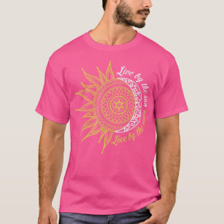 Levnadsgåvor från Måne Hippie levande vid Sol Kärl T Shirt
