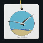 Lewes, Delaware Sea Gull over Beach Julgransprydnad Keramik<br><div class="desc">Keramiska prydnadsföremål med tvådimensionell havsgull som flyger över stranden med vågar. Lewes,  Delaware i skript på grund.</div>