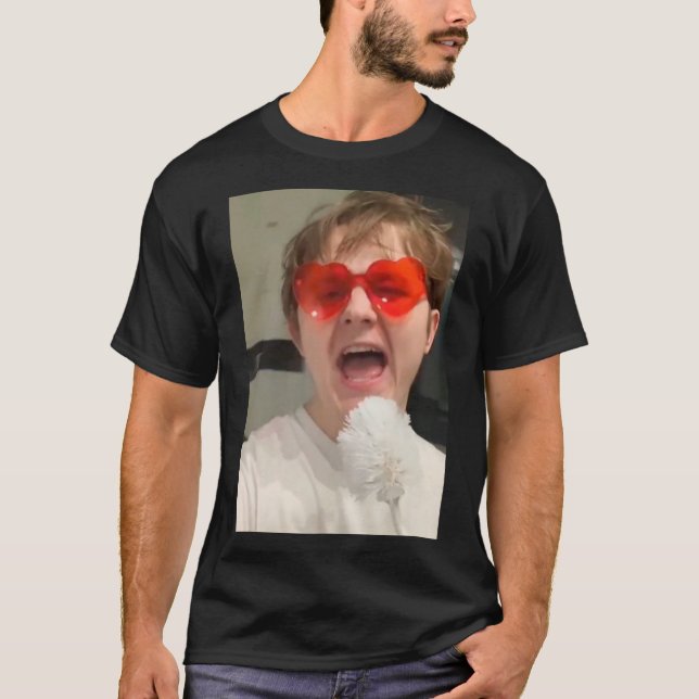 Lewis Capaldi - Heart Sunglasses Essential  T Shirt (Framsida)