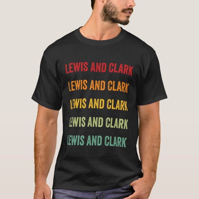 Lewis och Clark County Montana Rainbow Text Design T Shirt (Framsida)
