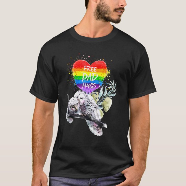 Lgbt Pride pappa Uggla Rainbow Free Pappa Hugs Far T Shirt (Framsida)