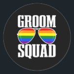 Lgbtq Bröllop - Gay pride Flagga - Proud Groom - G Runt Klistermärke<br><div class="desc">Lgbtq Bröllop - Gay pride Flagga - Proud Groom - Groom Squad</div>