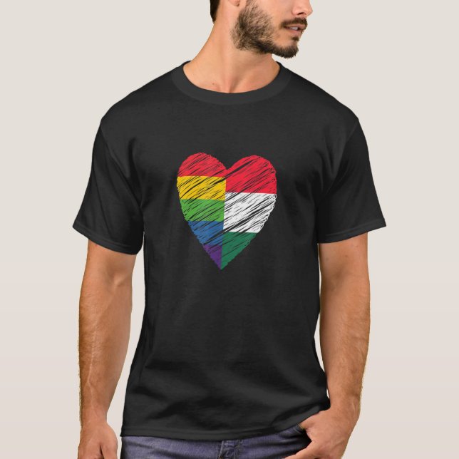 LGBTQ Hungary Gay Pride Heart for Gay and Lesbian  T Shirt (Framsida)