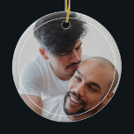 LGBTQ Male par Gay Olde Julfoto Julgransprydnad Keramik<br><div class="desc">Den här personligen är en perfekt för vänner och familj.</div>