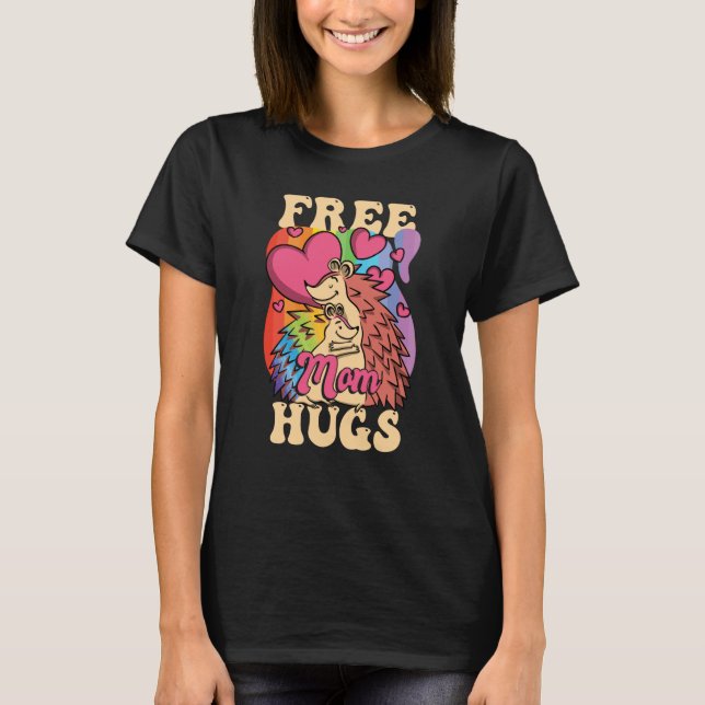LGBTQ Pride Month Mom LGBT Free Mom Hugs T Shirt (Framsida)