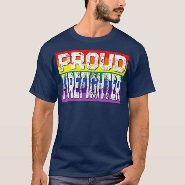 LGBTQ Proud Firefighter Gay Pride Rainbow T Shirt (Framsida)