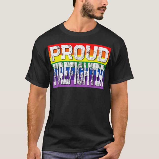 LGBTQ Proud Firefighter Gay pride Rainbow  T Shirt (Framsida)