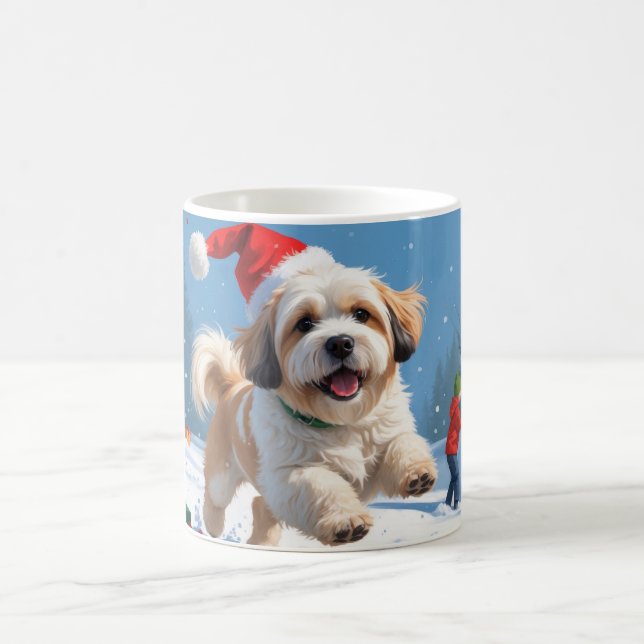 Lhasa Apso springer i snö med julhatt Kaffemugg (Center)