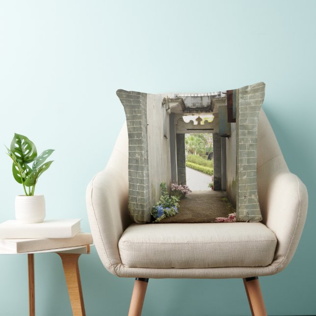 Li Garden Series: Blossoms & Echoes  Kudde (Stol)