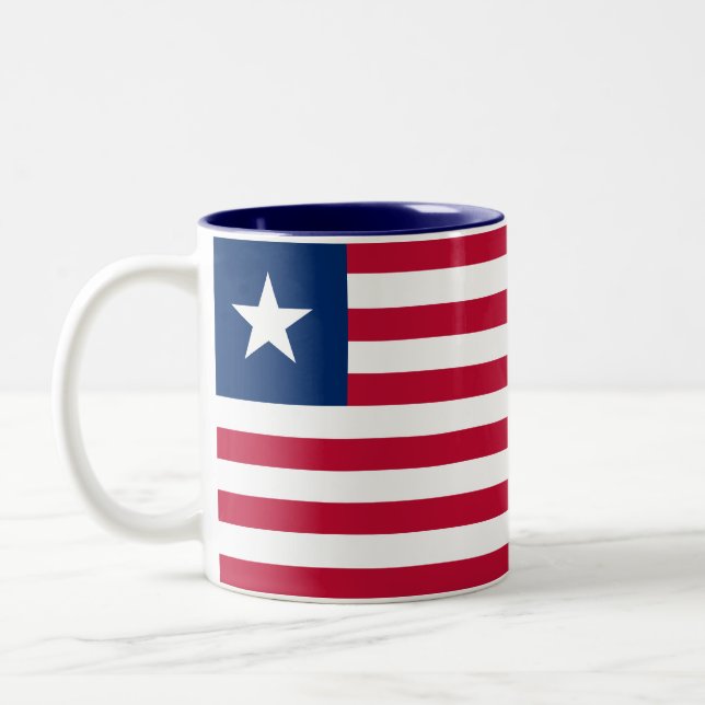 Liberias flagga Två-Tonad mugg (Vänster)