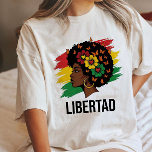 Libertad Svart kvinna med fjärilar och blommor T Shirt