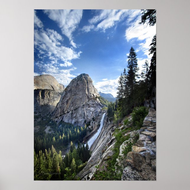 Liberty Cap och Nevada Fall - John Muir Trail Poster (Framsidan)