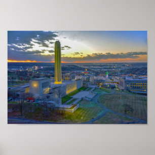 Liberty Memorial vid Sunset, Kansas City, Missouri Poster