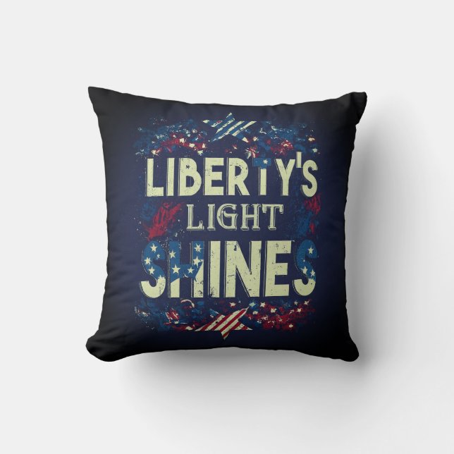Liberty's Flame Ljus Night Dekorativ kudde (Framsida)