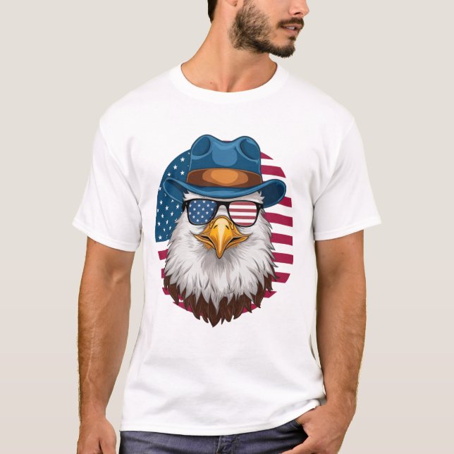 Liberty's Guardian: Eagle Design T-Shirt (Framsida)