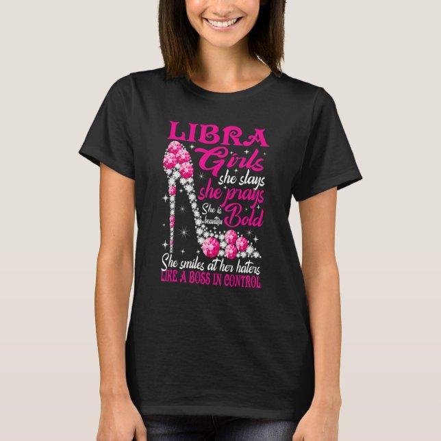 Libra Girl som en Chef i kontrolldiamantskor T Shirt (Framsida)