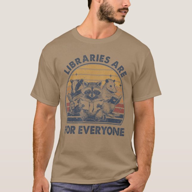 Libraries Are For Everyone Racoon Read Banned Book T Shirt (Framsida)