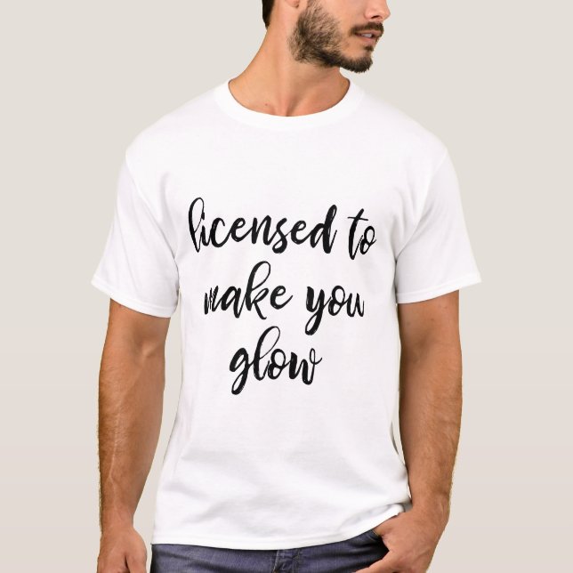 Licensed Esthetician T-Shirt (Framsida)