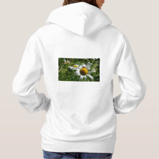 Lieveheersbeestje op margriet in de natuur. t shirt