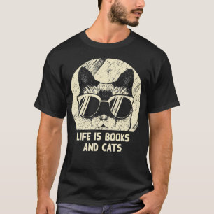 Life är bokmask för Bokar och havskräfta för Cat M T Shirt