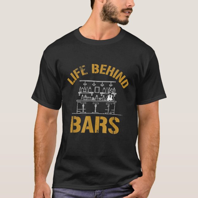 Life bakom Pub Funny Bartender-fängelset Pun Mixol T Shirt (Framsida)
