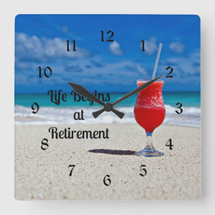 Life Begins i Pension, frostig dryck på stranden Fyrkantig Klocka