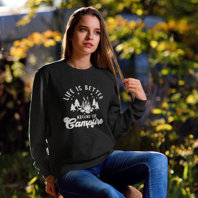 Life is Better Around the Campfire Funny Camping T Shirt (Skapare uppladdad)