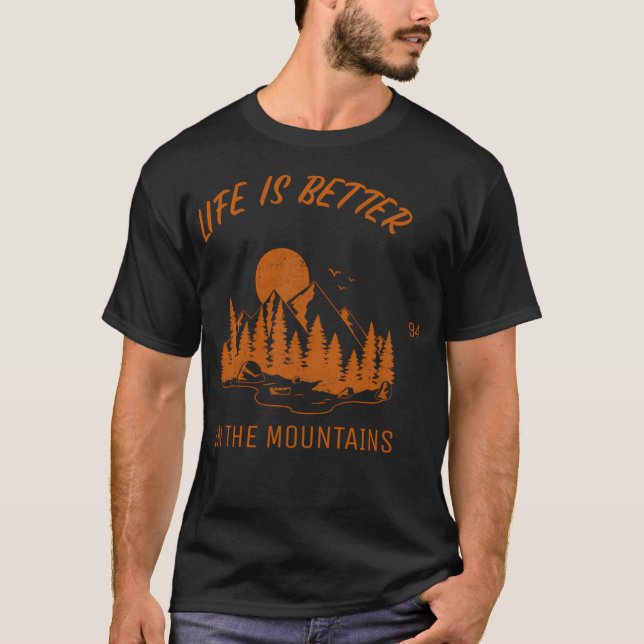 Life Is Better In The Mountains Active T Shirt (Framsida)
