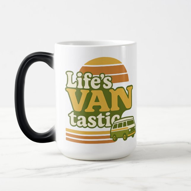 Life's VANtastic Retro 70s Van Graphic Magisk Mugg (Vänster)