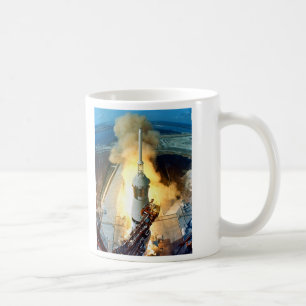 Liftoff av det Apollo 11 Saturn V utrymmefordon Kaffemugg