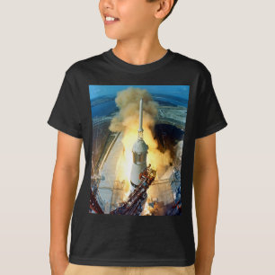 Liftoff av det Apollo 11 Saturn V utrymmefordon T-shirt