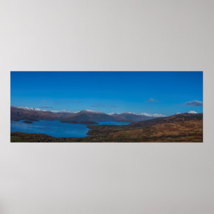 Liggande Loch Lomond från Conic Backe Panorama Poster