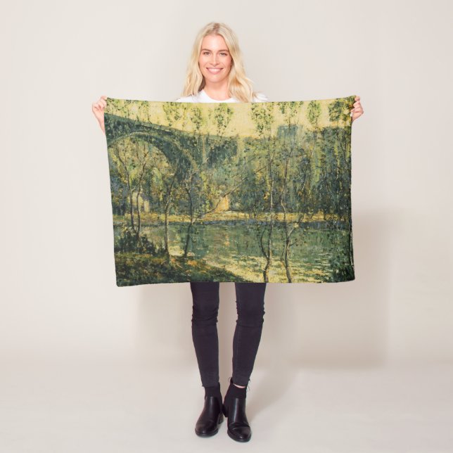 Liggande med flod och bro: Vår God morgon Fleecefilt (På plats)