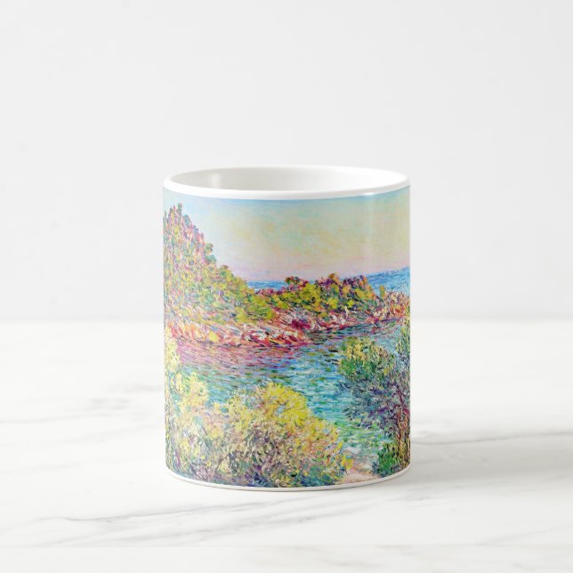 Liggande nära Monte Carlo (av Claude Monet) Kaffemugg (Center)