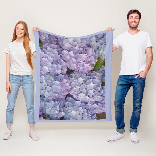 Light Blue and Rosa Hydrangea Blue Fleece Blanket (På plats)