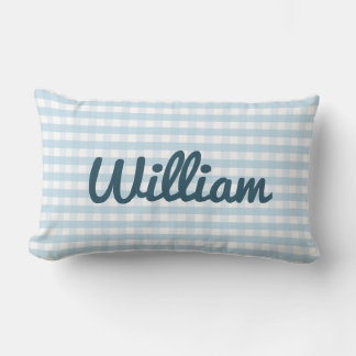 Light Blue Gingham Nursery Pillow med Namn Lumbarkudde