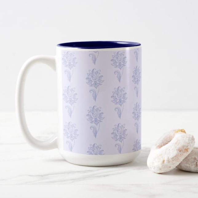 Light Blue Outlined Floral Pattern Två-Tonad Mugg (Med munk)