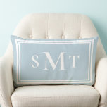 Light Blue Three Brev Monogram Lumbarkudde<br><div class="desc">Light Blue Three Brev Monogram Dekorativ kudde</div>