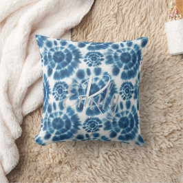 Light Blue & White Shibori Tie Dye Monogram Namn Kudde