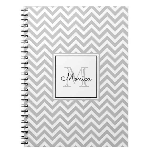 Light Grått Chevron Mönster med monogram bärbar da Anteckningsbok (Framsidan)