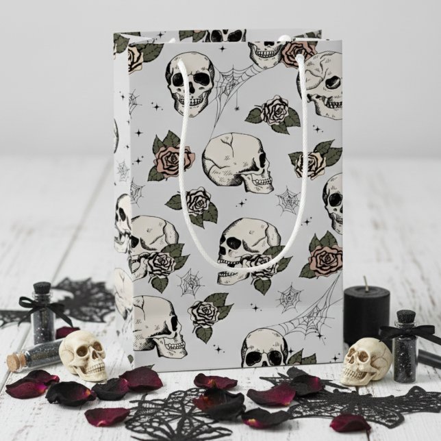 Light Grått Gothic Döskallars and Ro Halloween (Chic Light Gray Floral Skulls Hallowedding Gift Bags for Her. Spooky Gothic Halloween Skull Pattern)
