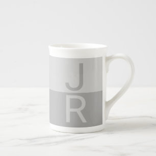 Light Grått & Grått Modern Initialer Monogram Benporslin Mugg