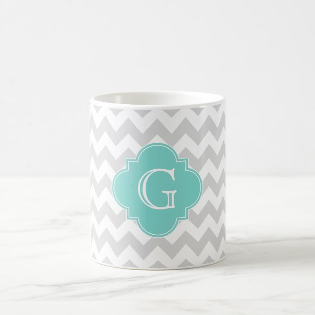 Light Grått White Chevron Aqua Quatrefoil Monogram Kaffemugg (Center)