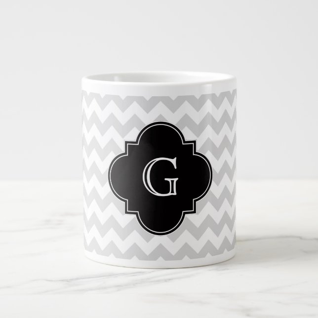 Light Grått White Chevron Black Quatrefoil Monogra Jumbo Mugg (Framsidan)