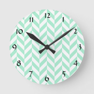 Light Mint Grönt Chevron Mönster Rund Klocka